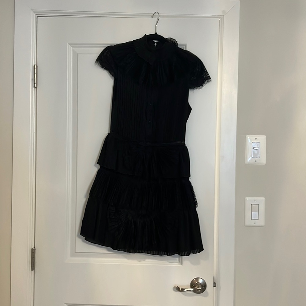 Alice + Olivia Rosetta Lace paneled pleated  chiffon mini black size 2